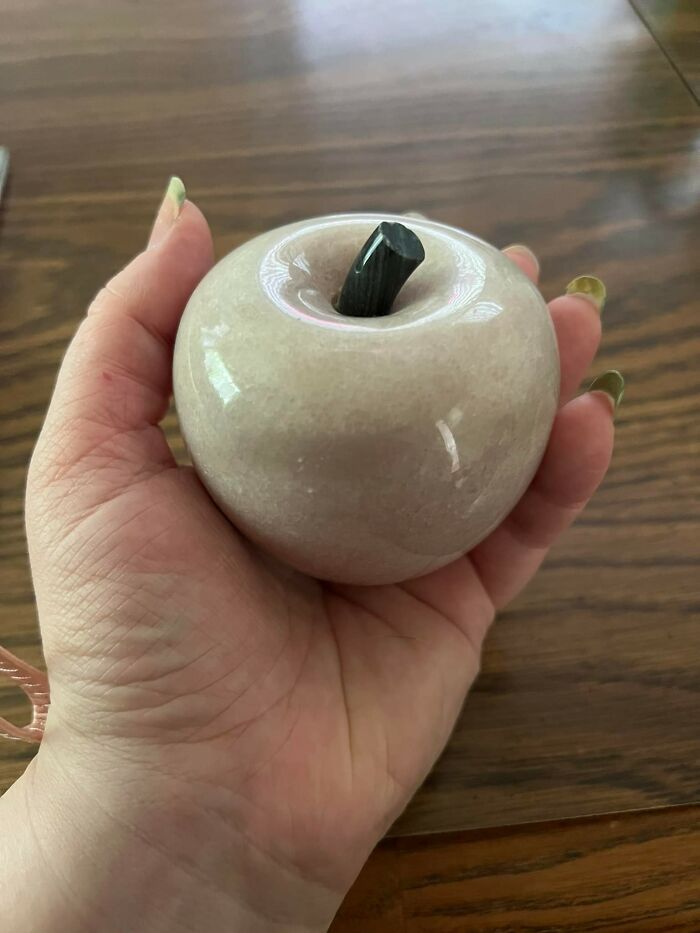 Manzana de piedra para acompañar a mi sandía y huevo de piedra también
