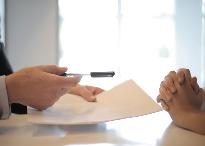 20 Ex-empleados revelan esos secretos que las compañías ocultan al público
