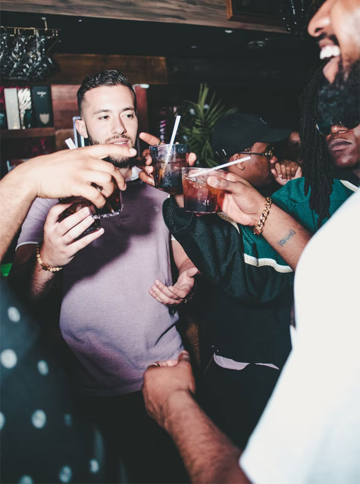 20 Personas que trabajaron para los ricos revelan las locuras que vieron estando de servicio