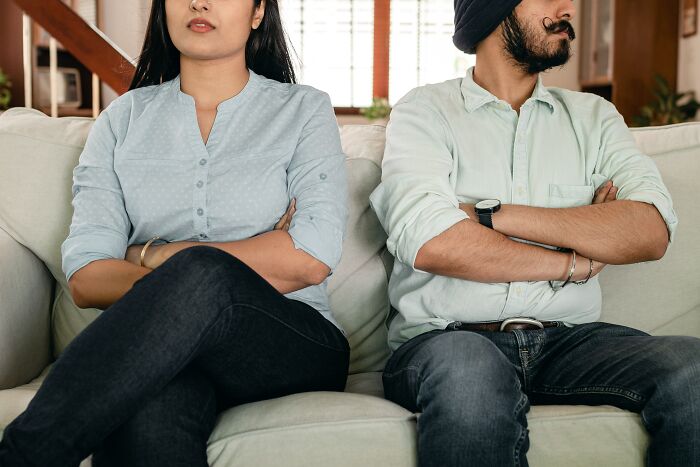 20 Momentos de hombres asustando a mujeres sin darse cuenta siquiera