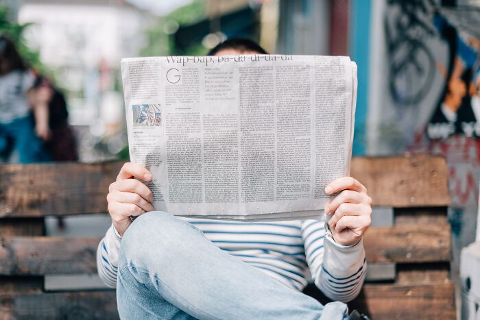 “¿Qué es considerado 'normal' por la sociedad pero tú te niegas a hacer?” (25 respuestas)