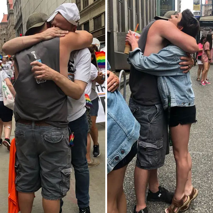 En la Marcha del Orgullo, este hombre ofrece “abrazos de papá gratis”. Desearía que todas las personas tuvieran padres comprensivos