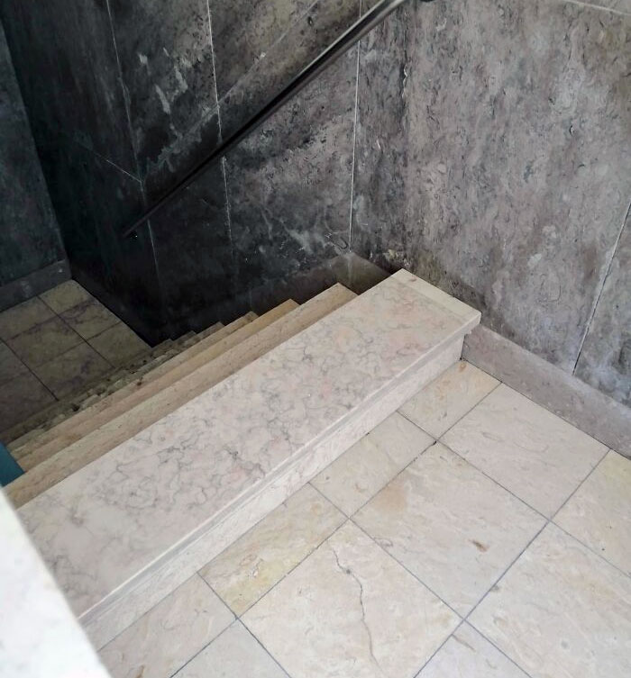 Esta escalera tiene un peldaño sorpresa