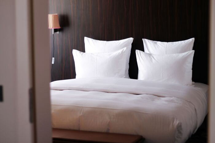30 Cosas raras, repugnantes e impactantes que los trabajadores de hoteles encontraron en las habitaciones