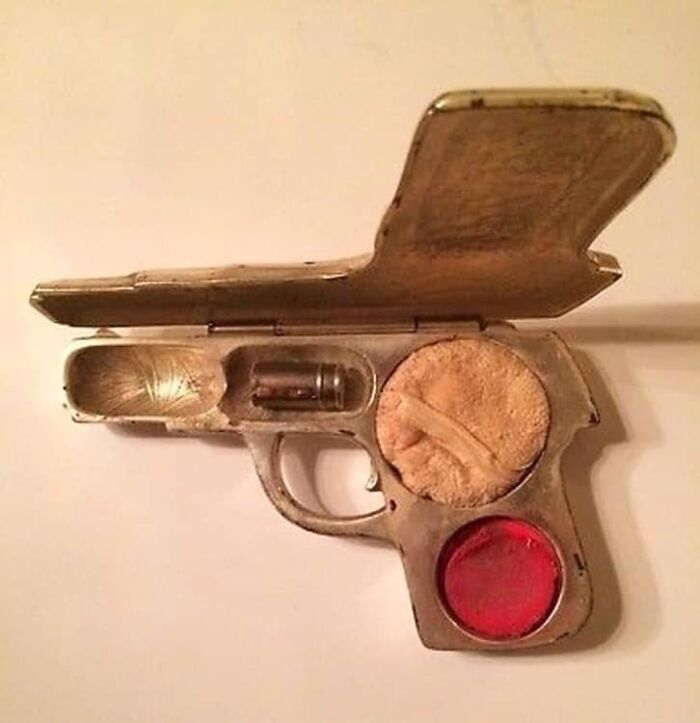 Una polvera de señora de los años 20