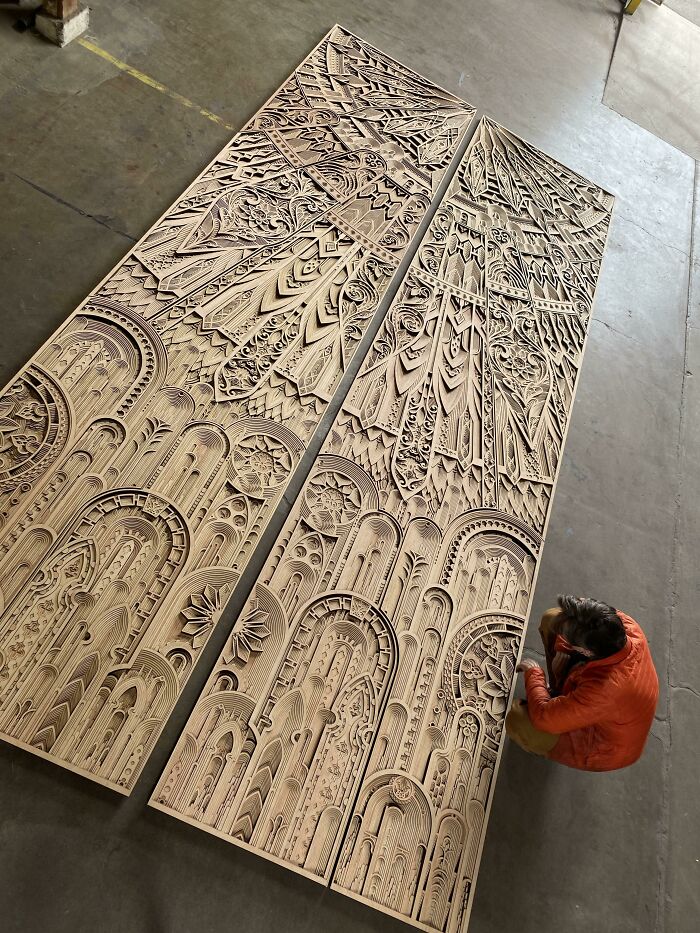 Puerta de 6 metros de altura por Gabriel Schama