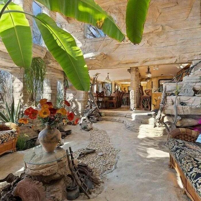 1.200.000 dólares por una casa que parece una exposición de reptiles