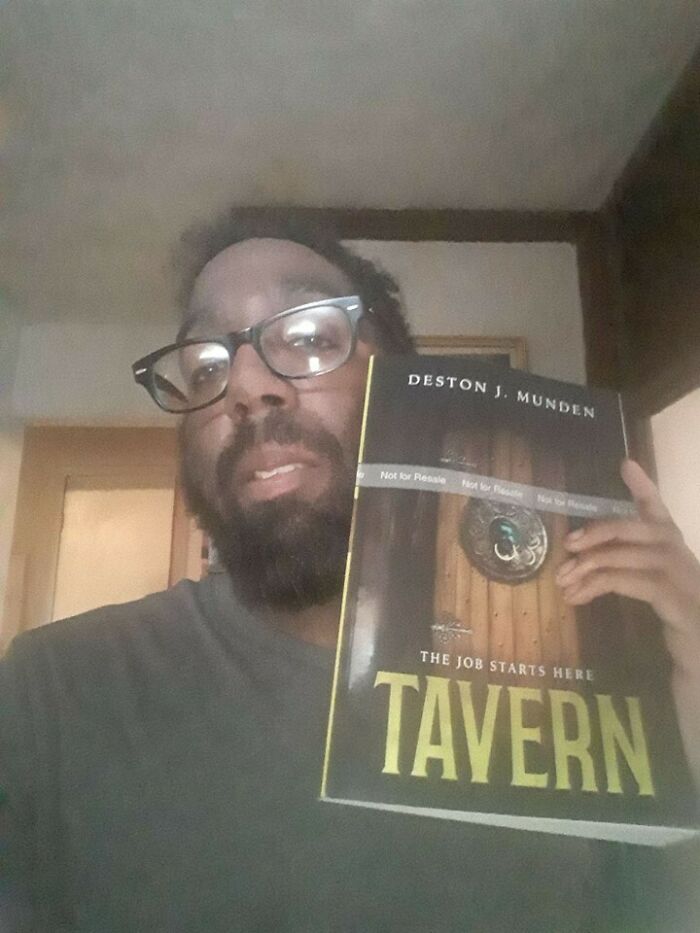 Después de 4 años, 75 rechazos y 164 días con ansiolíticos, ¡he publicado mi primer libro de fantasía!