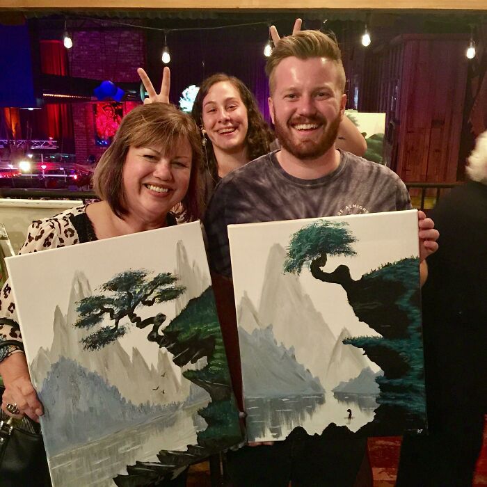 Fui a una noche de pintura con mi madre. Lo pasamos tan bien, y fue lo más feliz que he estado en mucho tiempo
