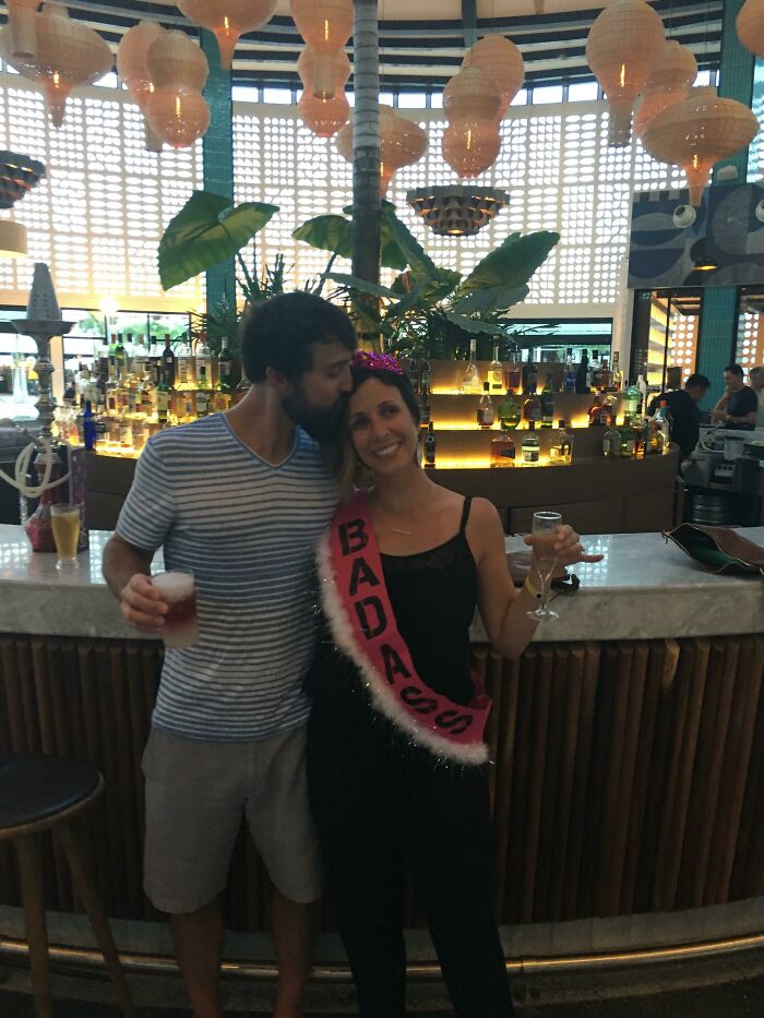 Mi esposa sobrevivió a un tumor cerebral, ¡así que lo celebramos!