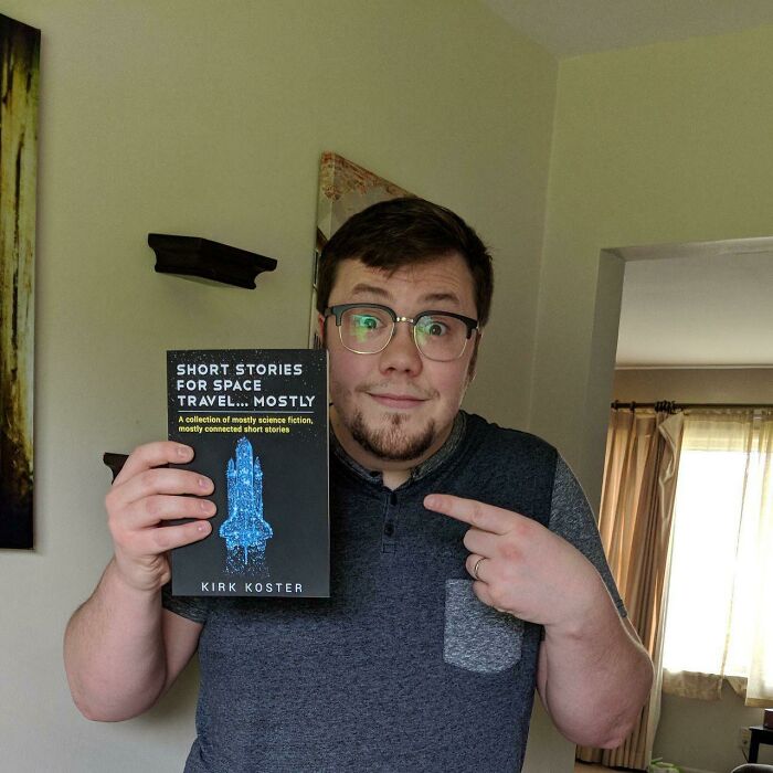 Después de muchos intentos fallidos de terminar lo que empecé, ¡por fin he terminado y publicado un libro! ¡Literalmente no puedo contener mi emoción!