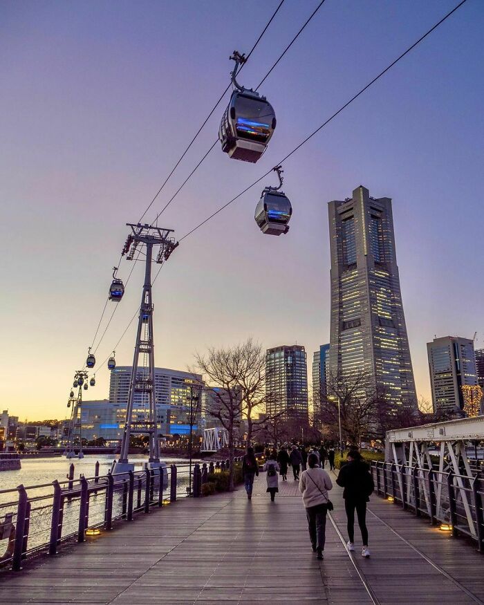 Teleférico urbano, puente Kisha-Michi, Yokohama, Japón
