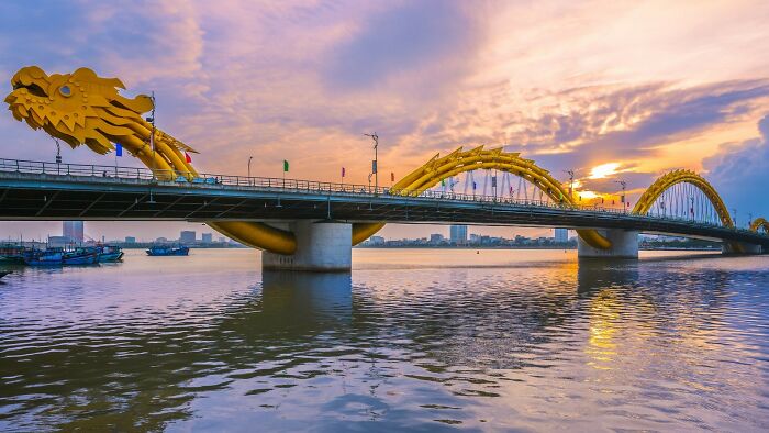 El puente del Dragón, Vietnam