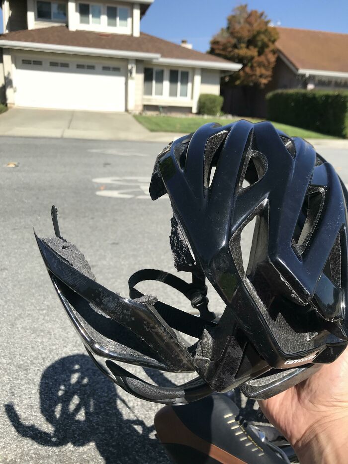 Usen sus cascos. Éste tal vez me haya salvado la vida