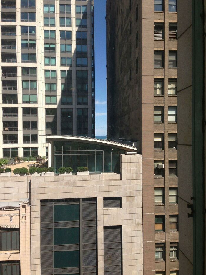 Viendo el lago Michigan desde el centro de Chicago