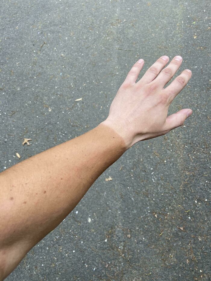 Me dedico a la instalación de techos solares, y estamos obligados a usar guantes mientras trabajamos... Apenas es mayo