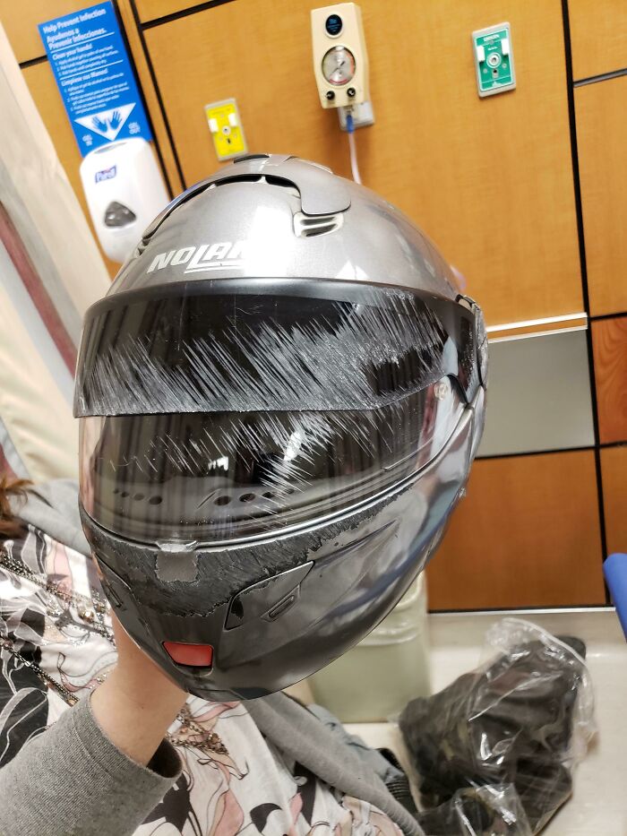 Un casco salvará una vida o una cara