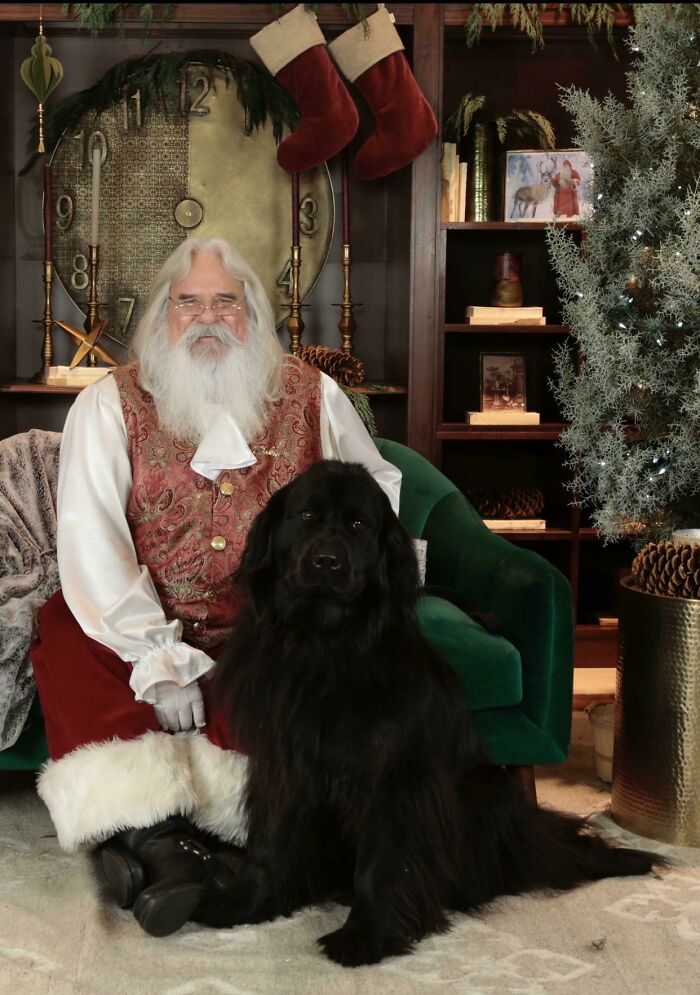 Que todo el mundo disfrute de esta foto de mi bebé visitando a Papá Noel