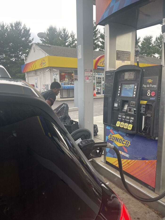 Cigarros y gasolina