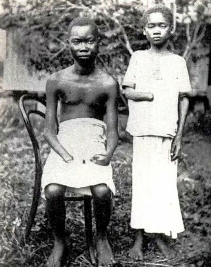 En la década de 1890, el Estado del Congo (controlado por los colonos belgas) permitía a las compañías maniobrar casi con total libertad