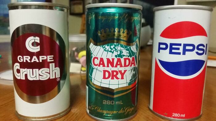Encontré latas en perfecto estado en una pared que estaba demoliendo