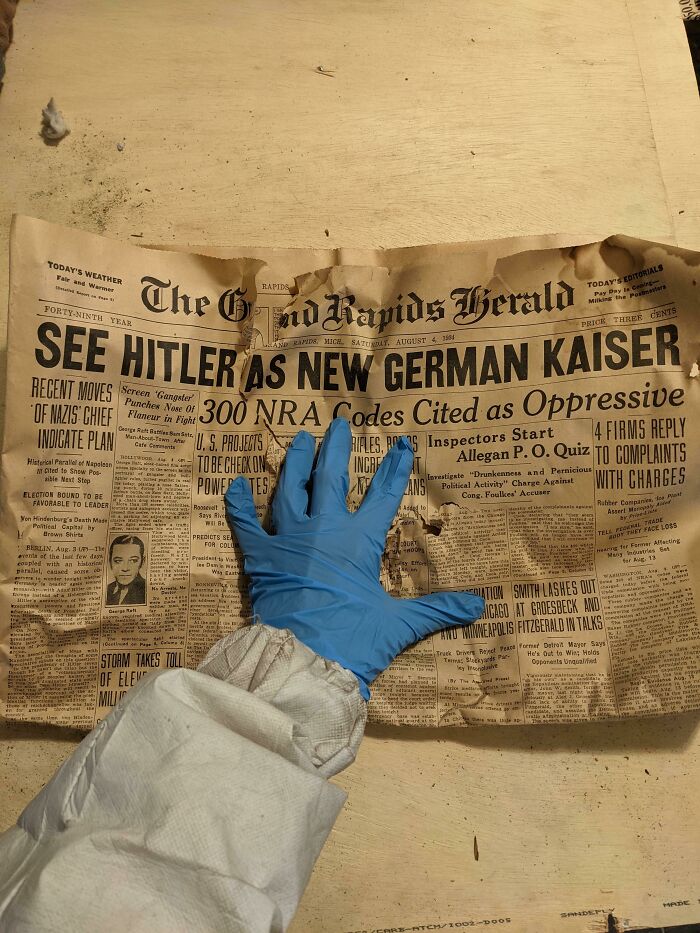 Encontré un periódico antiguo utilizado como aislante en la pared de una casa de 130 años