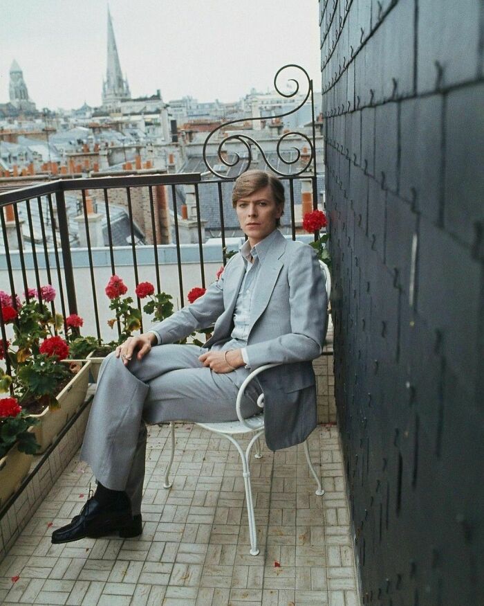 David Bowie en París, en 1977 (por Christian Simonpietri)