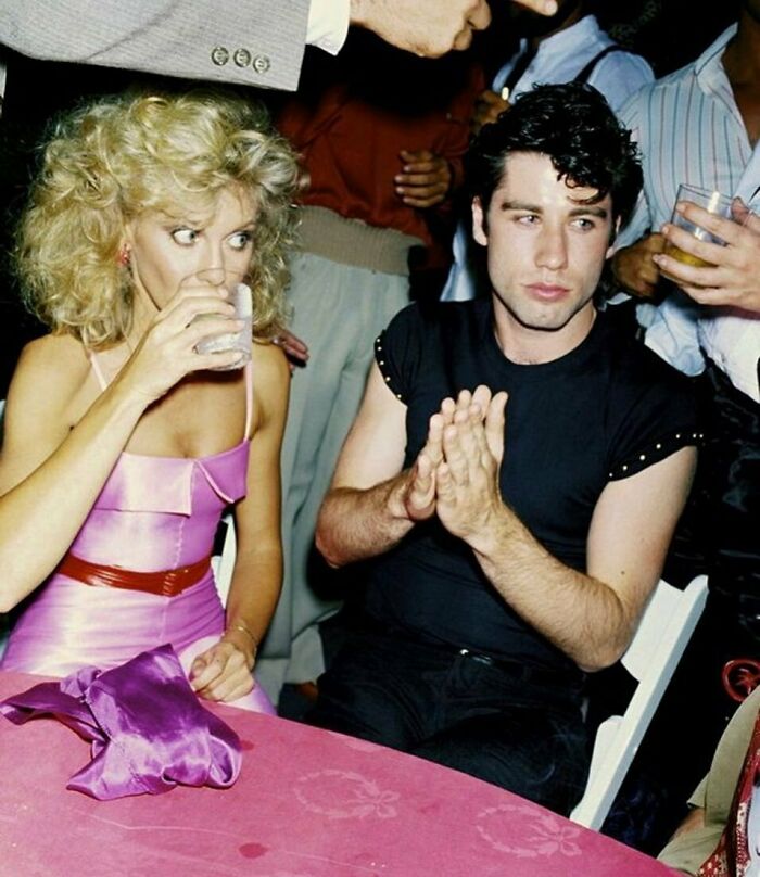 Olivia Newton-John y John Travolta en la fiesta de estreno de Grease en 1978 (por Brad Elterman)