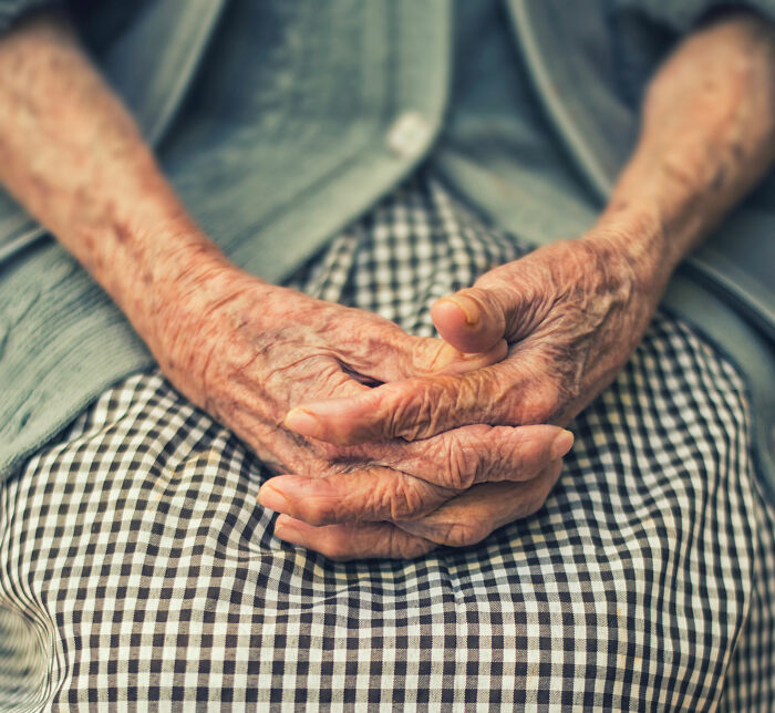 25 Historias incómodas de familiares diciendo algo inapropiado o desconsiderado