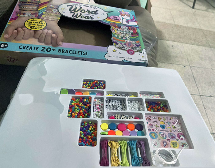 Una caja grande para que parezca que hay más cosas