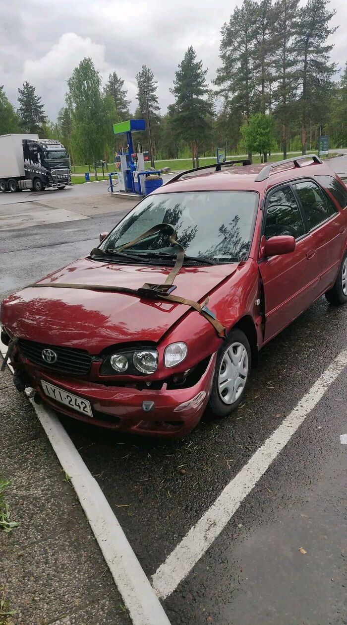 This Facebook Group Documents Examples Of Bad Drivers, Here Are 50 Of Their Funniest Posts (New Pics)
