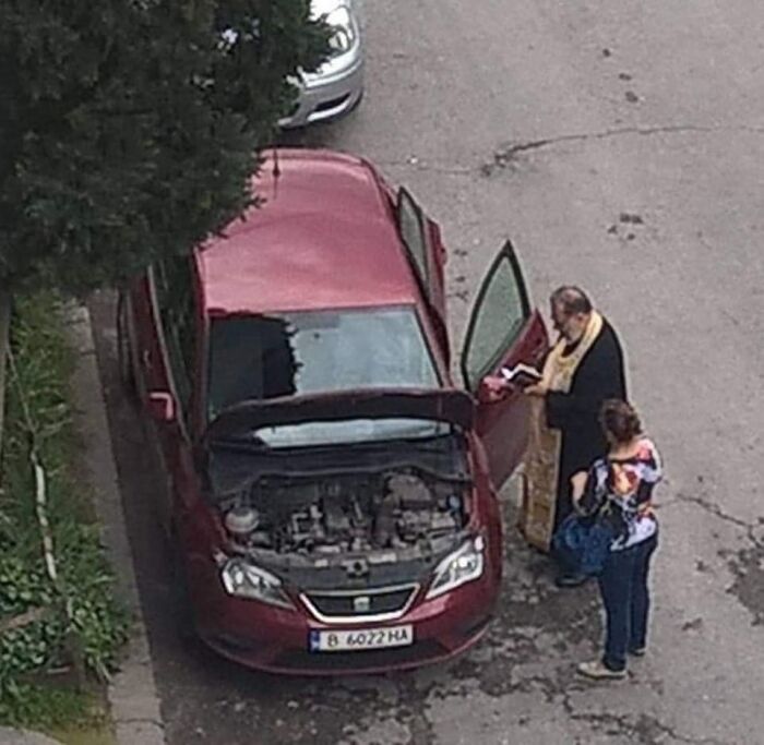 This Facebook Group Documents Examples Of Bad Drivers, Here Are 50 Of Their Funniest Posts (New Pics)