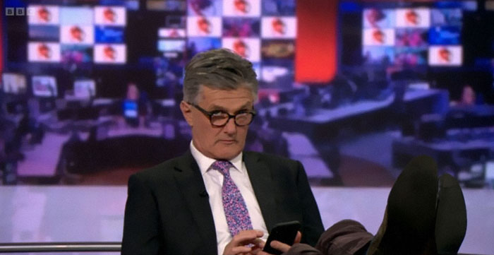 ¿Podemos tomarnos un minuto para apreciar este corte accidental durante el noticiero en vivo de la BBC?