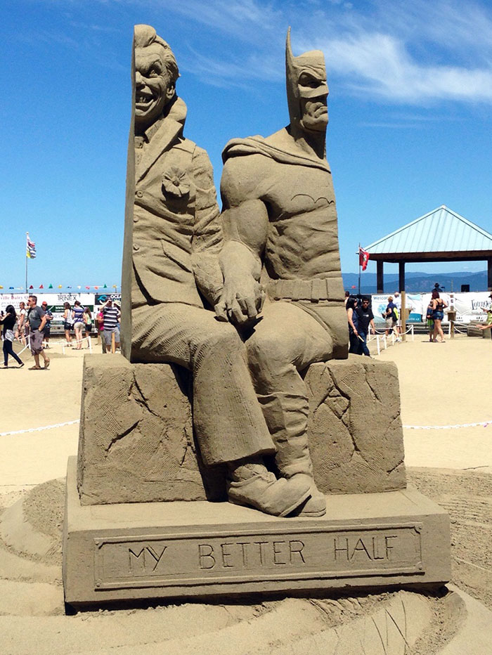Increíble escultura de arena de Batman en Parksville, Columbia Británica