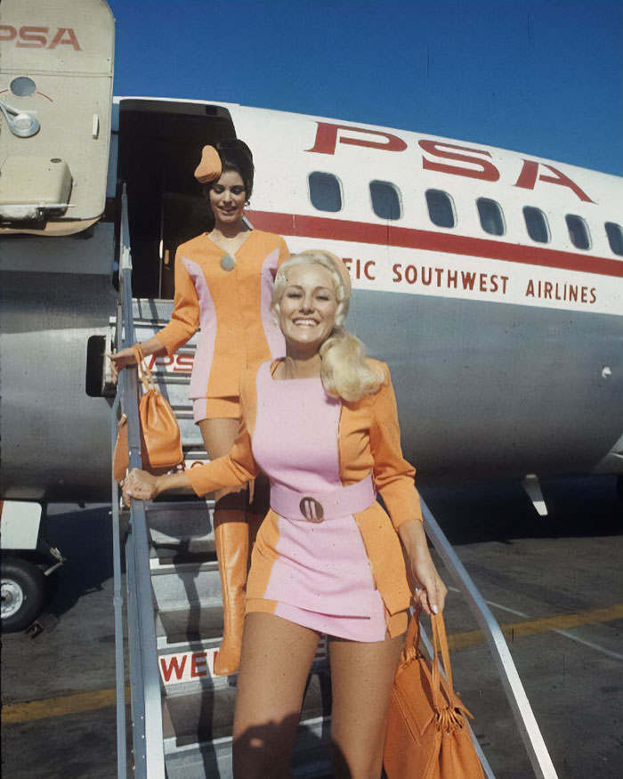 Azafatas de las aerolíneas Pacific Southwest en los años 70