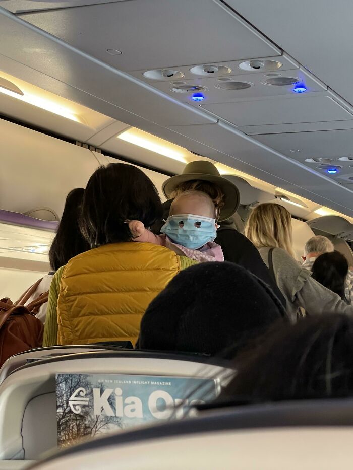 50 Pics Without Context That Get Weirder And Weirder The Longer You Look At Them, As Shared On This Online Group (New Pics)