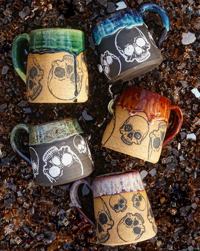 ¡Muchas veces me han dicho que publique esto aquí, así que espero que esté bien, solo quería mostrarles algunas de las tazas de calavera que hago!