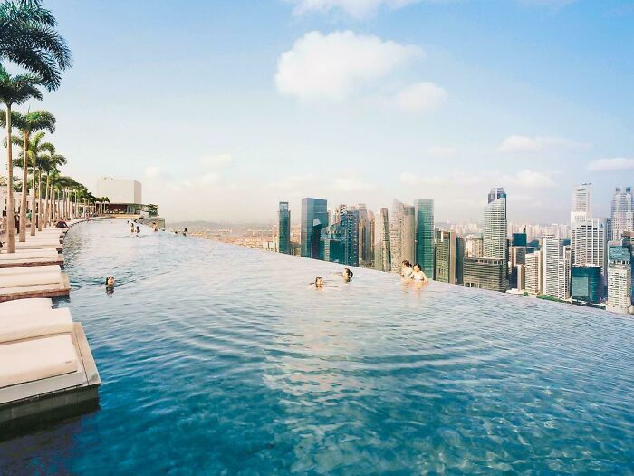 Esta piscina infinita