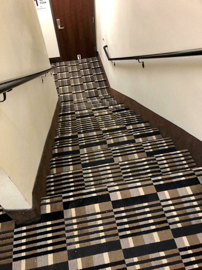 Las escaleras de un hotel en el que me alojé