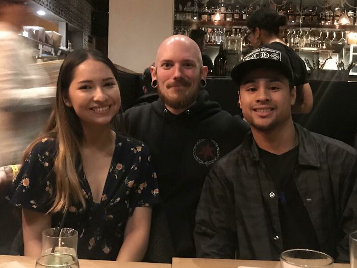 Me enteré de que tengo una prima hermana vietnamita. Mi abuelo fue a la guerra de Vietnam, regresó y tuvo 8 hijos (incluido mi padre). Años después, me enteré de que tengo una prima que se mudó a EE. UU. y tuvimos la oportunidad de conocernos y compartir historias :) Gracias, 23andMe