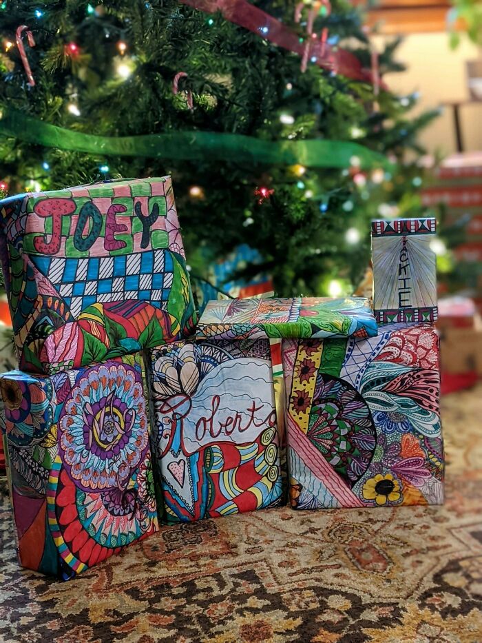 Mi abuela dibujó los papeles de regalo a mano