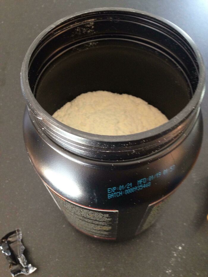 Proteína en polvo a estrenar, ni siquiera lleno a la mitad