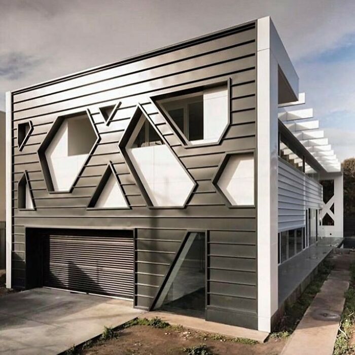 Someone Is Documenting Ugly Houses They See Around Adelaide, And These 35 Do Not Disappoint