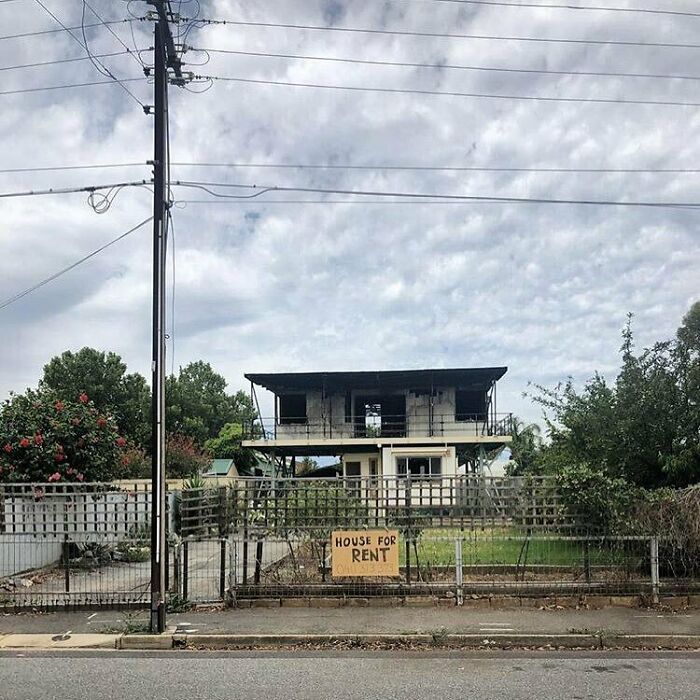 Someone Is Documenting Ugly Houses They See Around Adelaide, And These 35 Do Not Disappoint