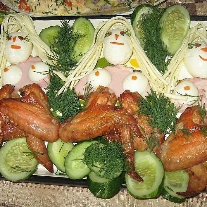 50 Confusing And Funny Photos Without Any Context, As Shared By This Instagram Page