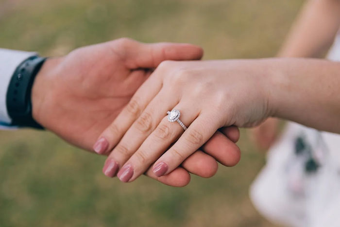 25 Tradiciones de boda muy tontas que la gente aborrece