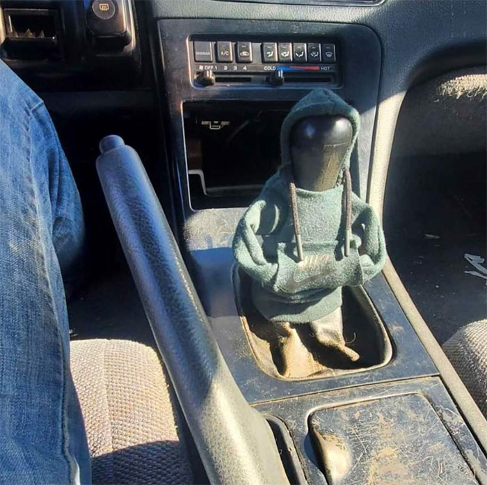 50 Confusing And Funny Photos Without Any Context, As Shared By This Instagram Page