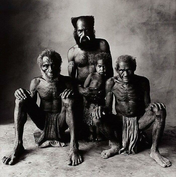Padre, hijo, abuelo y bisabuelo, Nueva Guinea, 1970