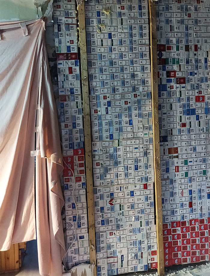 Estaba renovando mi dormitorio y encontré esto