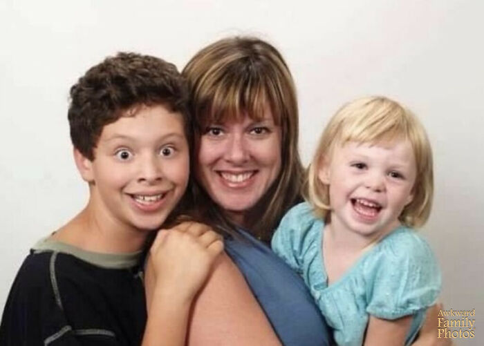 El fotógrafo le decía a mi hijo que sonriera más y...